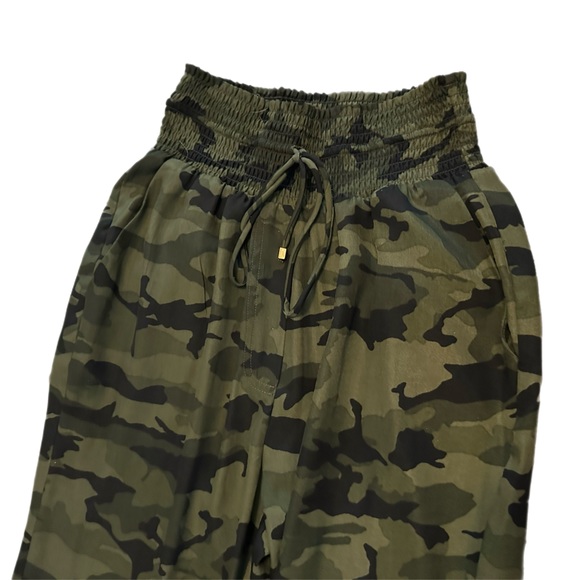 WAYF camo pants - Picture 3 of 8